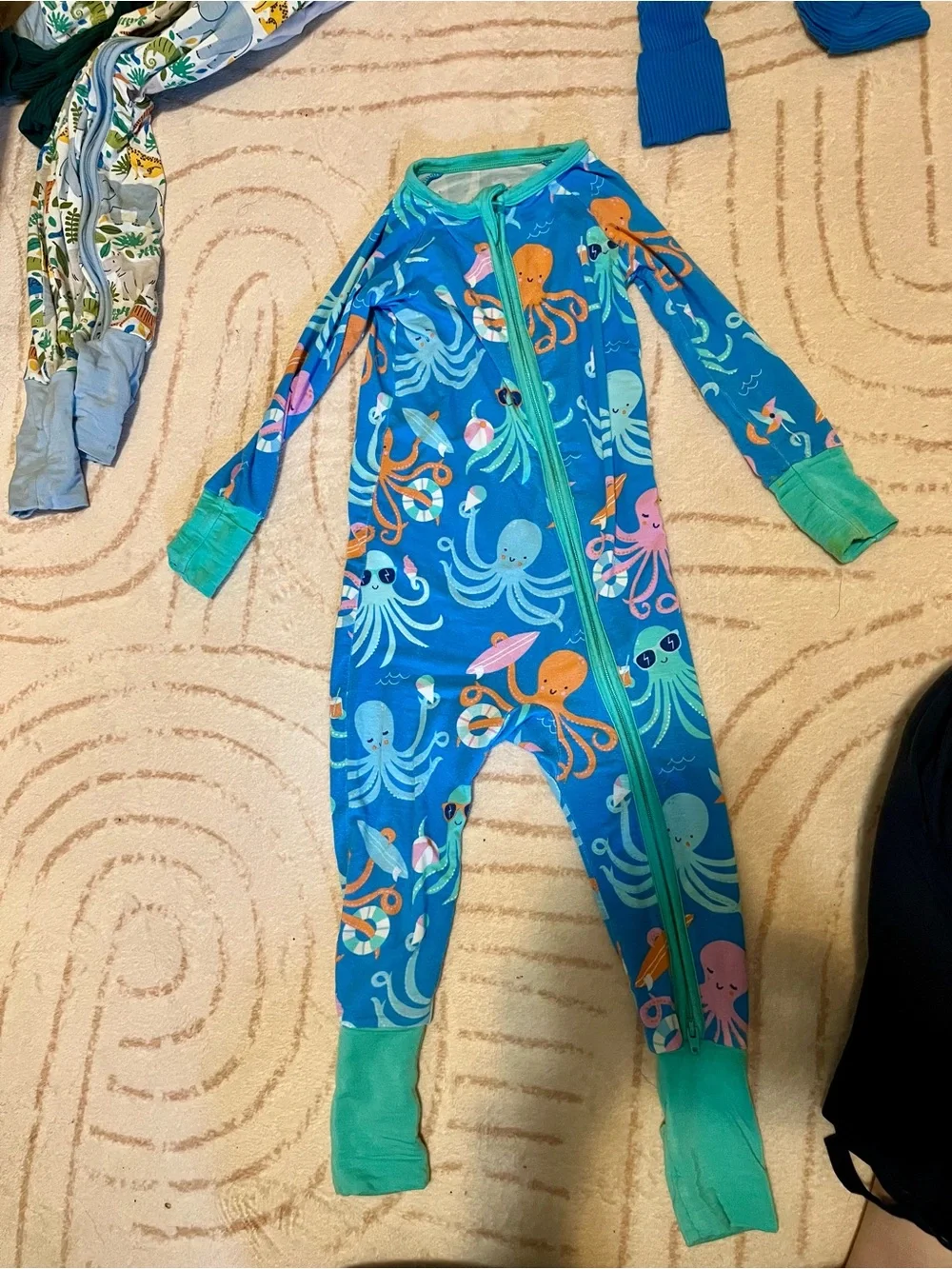 6 Little Sleepies Zippies 12-18m